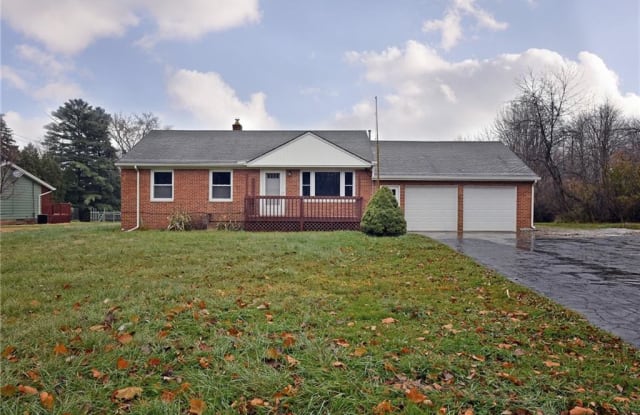 7285 Richmond Rd - 7285 Richmond Road, Glenwillow, OH 44139