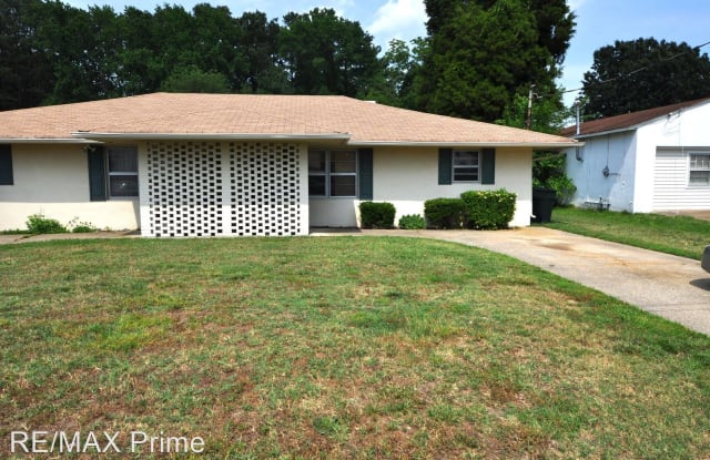 2 Bedroom 1 Bath Duplex located in Hampton - 2 McDonald Road, Hampton, VA 23669