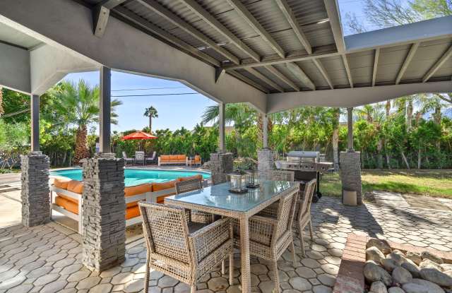 Photo of 1950 N Magnolia Road