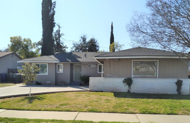 3246 East Hampton Way - 3246 East Hampton Way, Fresno, CA 93726