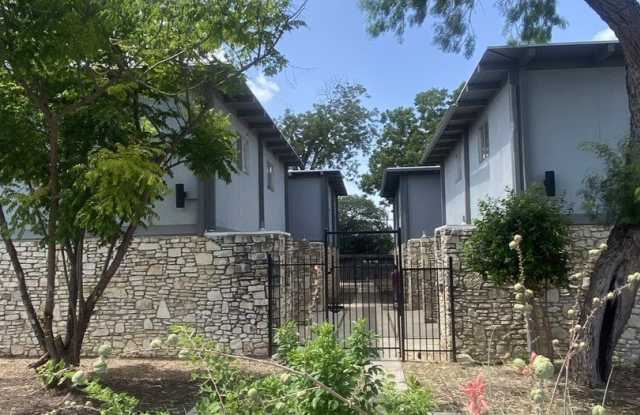 Photo of 743 byrnes unit: 15