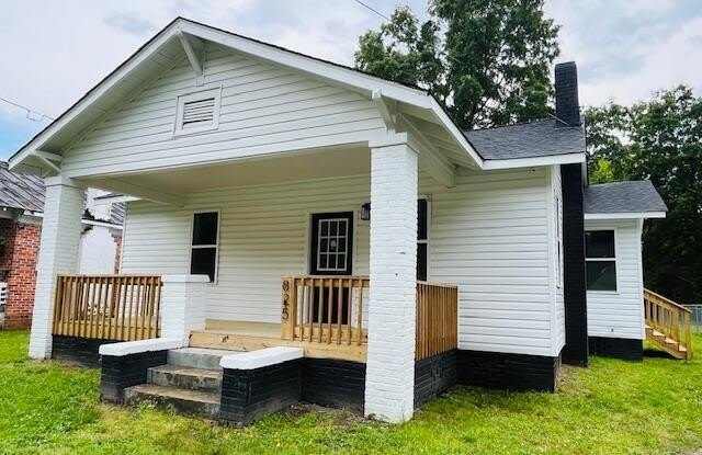 Photo of 825 Long Avenue