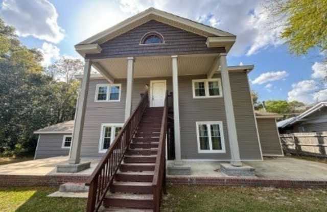 807 Branson Street