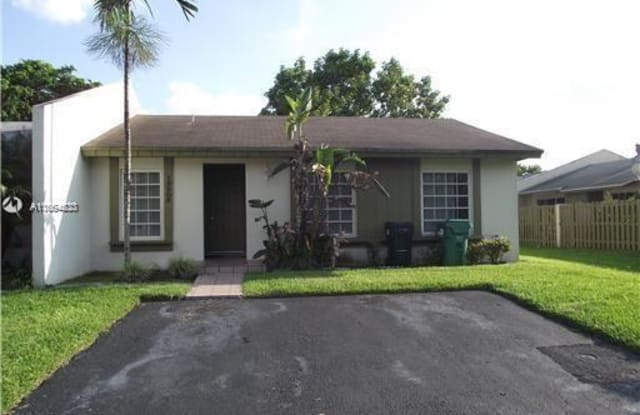 12508 SW 110th S Canal St Rd - 12508 Southwest 110th S Canal State Road, The Crossings, FL 33186