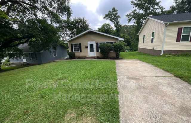 1001 S Josephine Boyd St