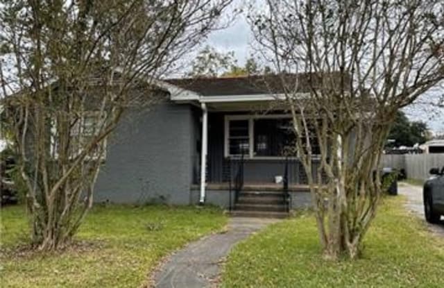 637 CENTRAL Avenue - 637 Central Avenue, Jefferson, LA 70121