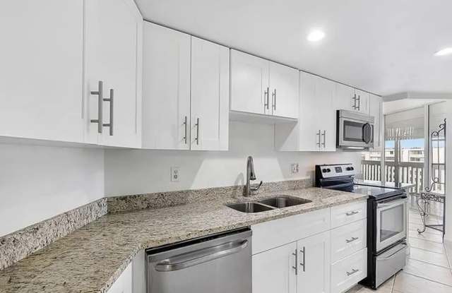 Photo of 6921 Environ Boulevard