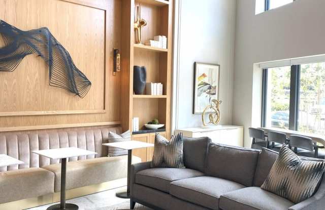 6718 LOWELL Avenue unit: 705