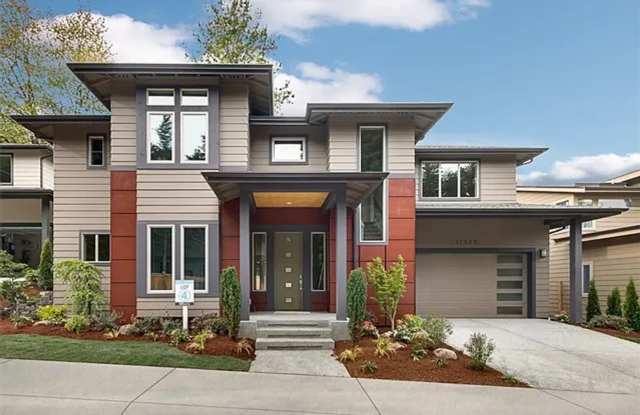 Photo of Spacious, Modern Living full of luxurious details!