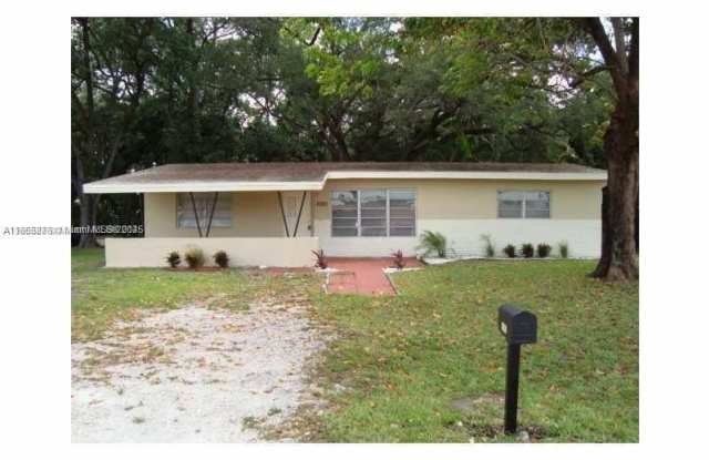 Photo of 3001 SW 64th Ave