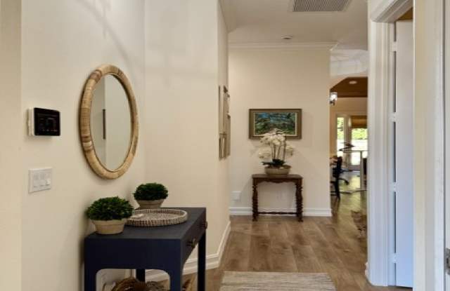 2025 Bridgepointe Cir