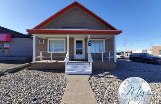 404 2nd Ave E