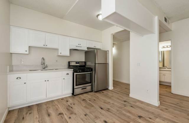 Photo of URBI 1 LLC | 2724 Abbot Kinney Blvd