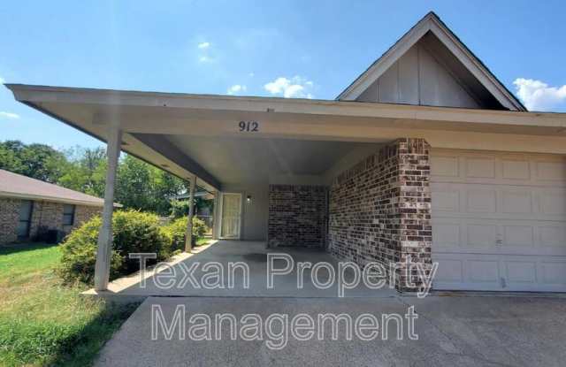 912 Terry Trail