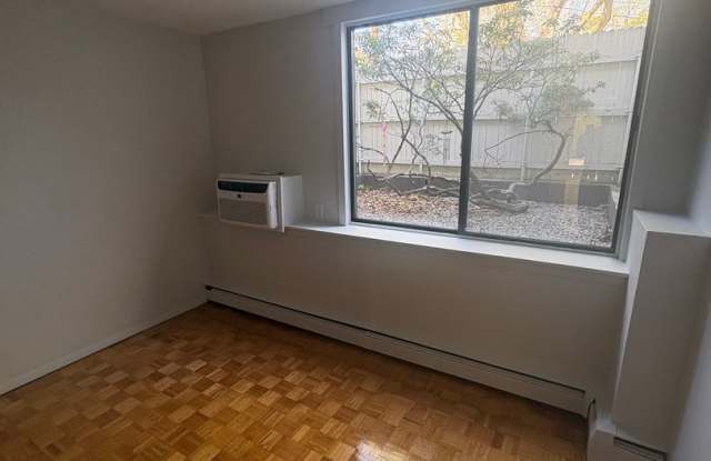 Beautiful modern unit with great location near nature in Brookline available NOW!