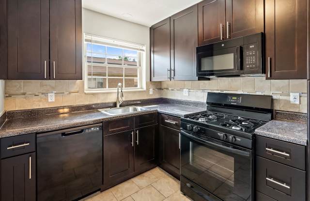 Crossroads Gardens Apartments