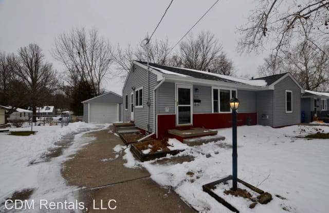 6301 Boston Ave - 6301 Boston Avenue, Urbandale, IA 50322