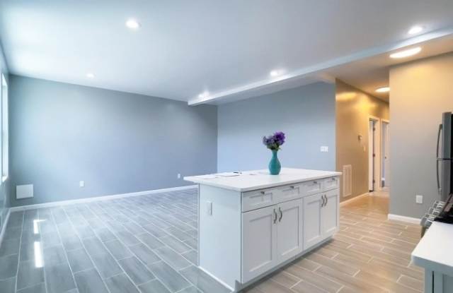18 Alexander St
