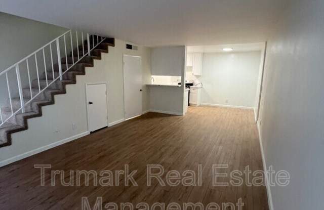 Photo of 2719 Montrose Ave