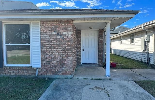 9020 AMOUR Drive - 9020 Amour Drive, Chalmette, LA 70043