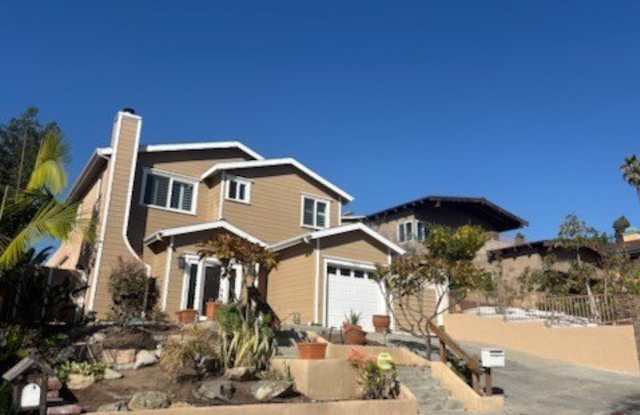 107 E Avenida San Antonio