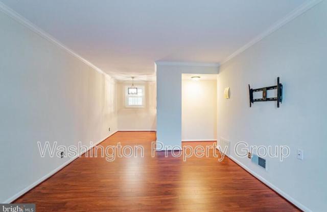 Photo of 2723 S Walter Reed Dr