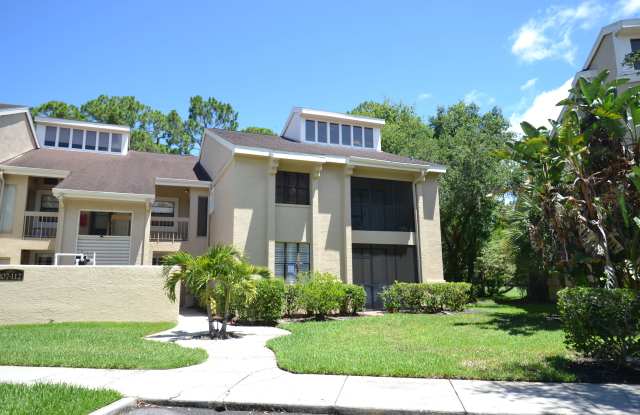 336 Woodlake Wynde