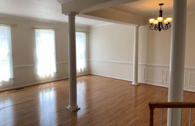 106 SHEPHERDSON Lane NE