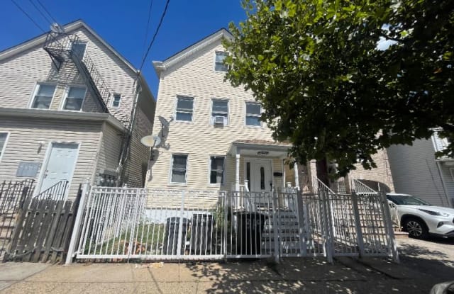 319 Livingston St Elizabeth 2 - 319 Livingston Street, Elizabeth, NJ 07206