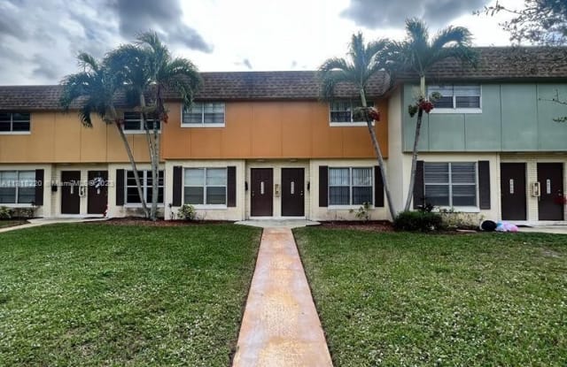 4660 NW 9th Dr - 4660 Northwest 9th Drive, Plantation, FL 33317