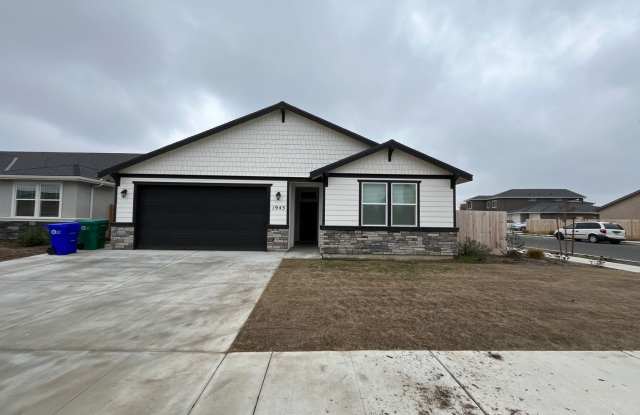 NEW CORNER LOT HOME Move In Ready!!!!