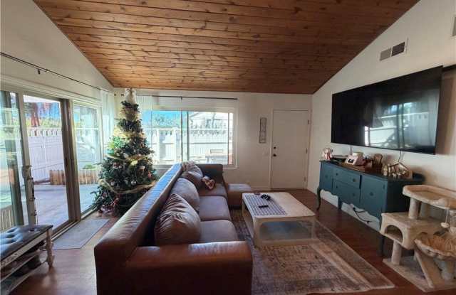 Photo of 743 Calle Bahia