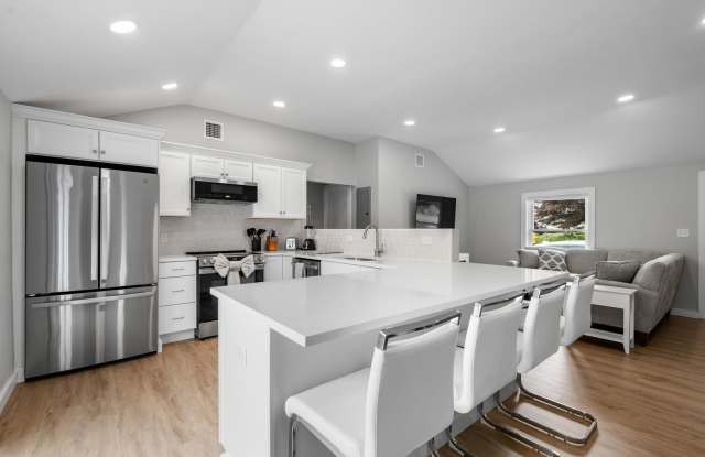 Newly renovated Winter Rental between Long Beach and Good Harbor!