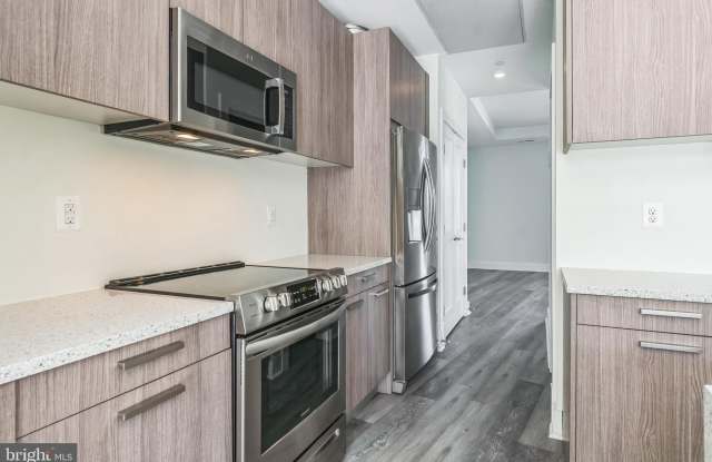 1108 S HIGHLAND STREET