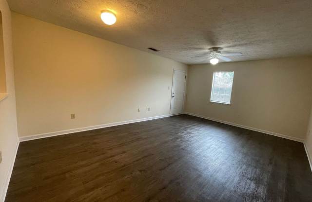 PRE LEASING AUGUST 2026!