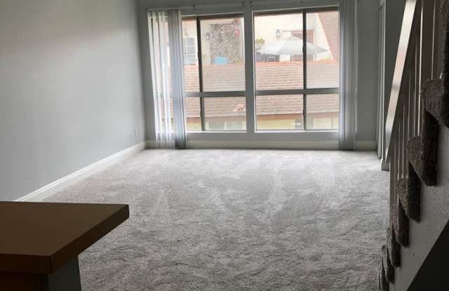 Mission Verde Top Floor-End Unit Loft Bedroom Condo in the Heart of Mission Valley near SnapDragon Stadium