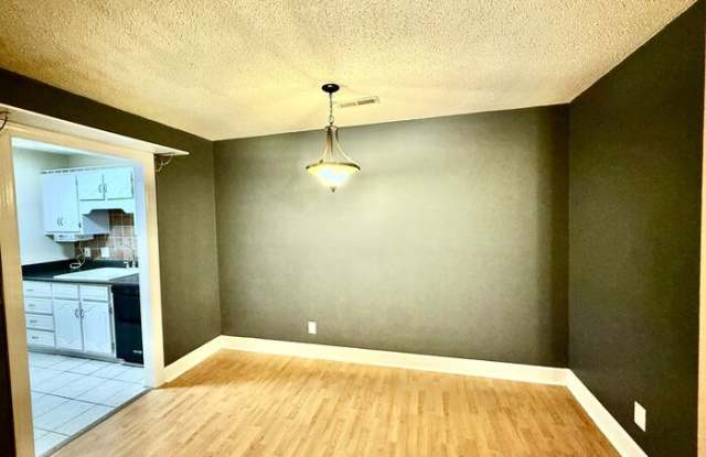 2109 Epworth Drive Northeast