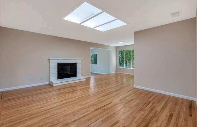 Beautifully Remodeled 4 Bedroom (+ bonus room and closet) 2 Bathroom Mountain View Home!
