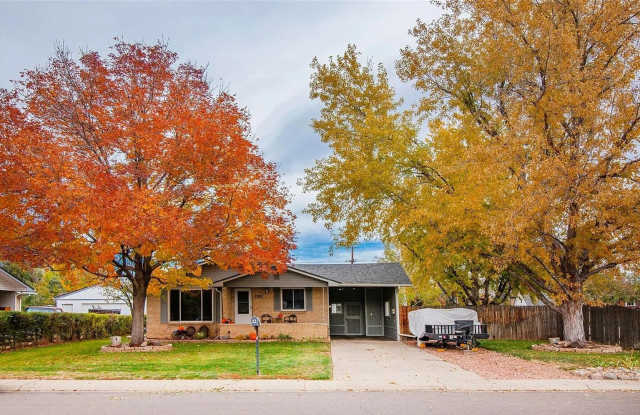 Stunning 4BR 2 BA brick ranch in tr Okane Park