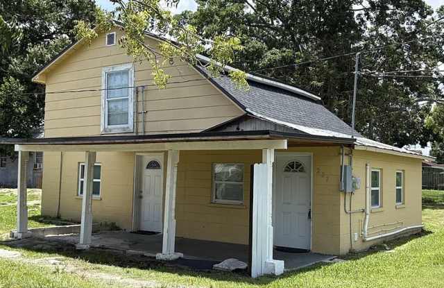 For rent minutes from Downtown Lakeland