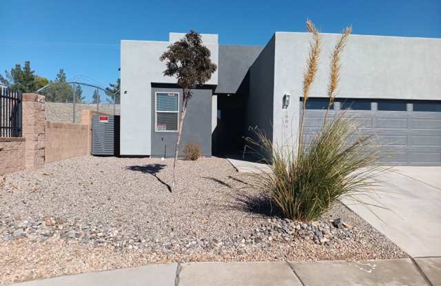 Photo of Newly-renovated 3 bedroom, 2 bathroom in Los Lunas! All new appliances! HUGE yard! Showings available NOW!