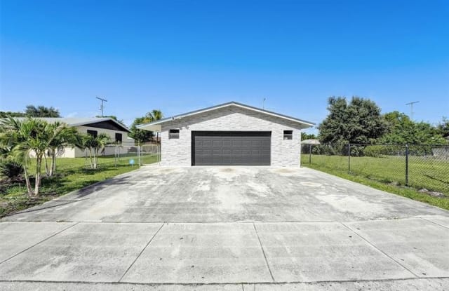 2641 Northwest 15th Street - 2641 Northwest 15th Street, Roosevelt Gardens, FL 33311