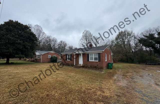 Photo of Brick Ranch home Convenient location