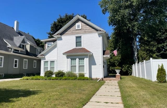 2122 N 7th St - 2122 North 7th Street, Sheboygan, WI 53081