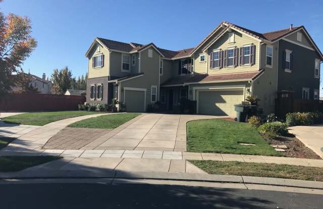 748 W La Canada Avenue
