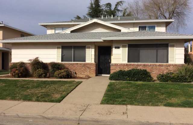 1217 Casita Dr #1