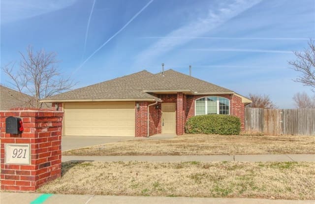 921 Barn Owl Street - 921 Barn Owl St, Norman, OK 73072