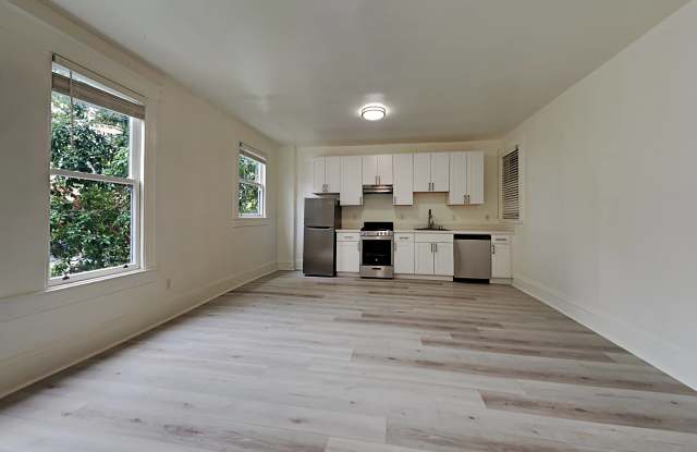 Photo of 1745 Market