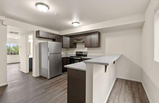 Alki Townhomes 2-bedrooms, 1.5 bathrooms