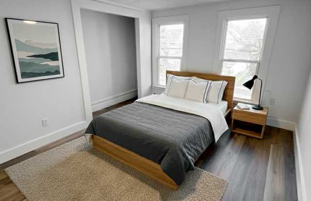 1019 Superior Street - Upper